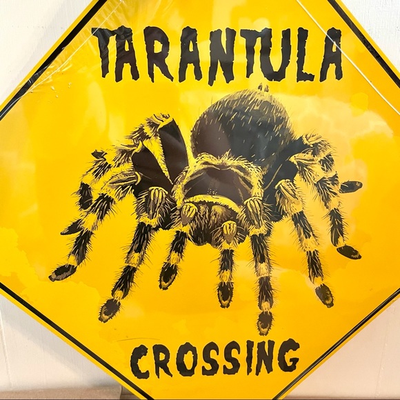 NEW Tarantula Crossing Metal Sign - Picture 2 of 3